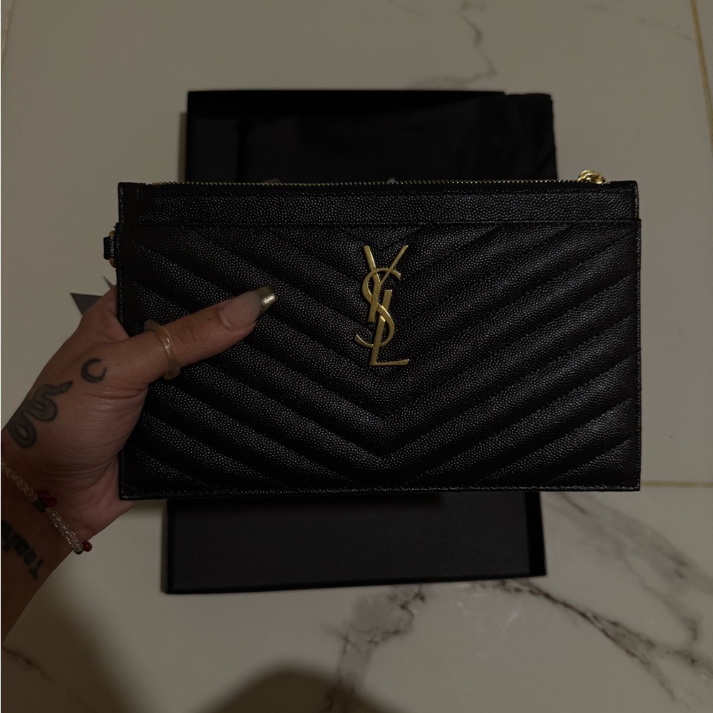 YSL CASSANDRE MATELASSÉ LARGE POUCH IN GRAIN DE POUDRE LEATHER. 🖤 NEVER WORN!